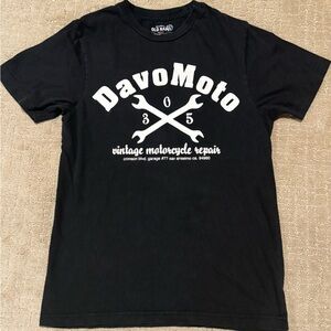 Old Navy Davomoto Vintage Motorcycle Repair Shop T Shirt Size Small